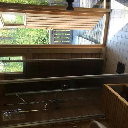 Apartment With Wood Bath At The Lake In